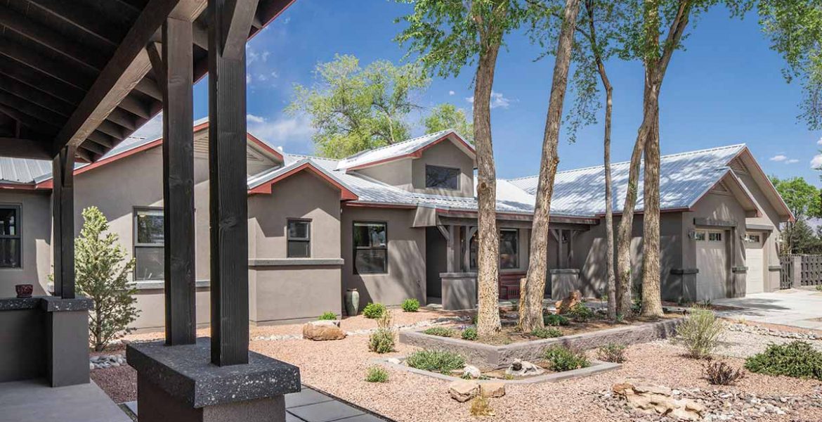 midcentury Caftsman-style home