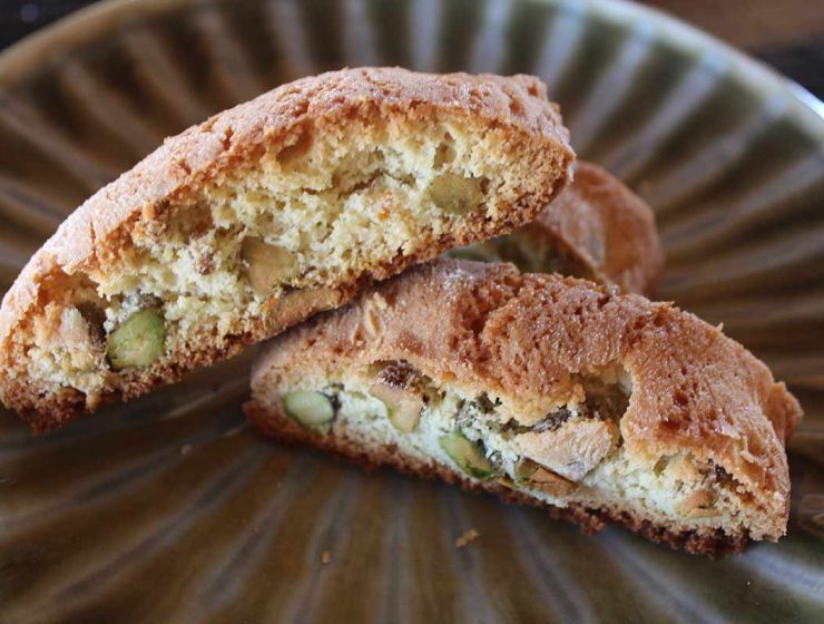 orange pistachio biscotti