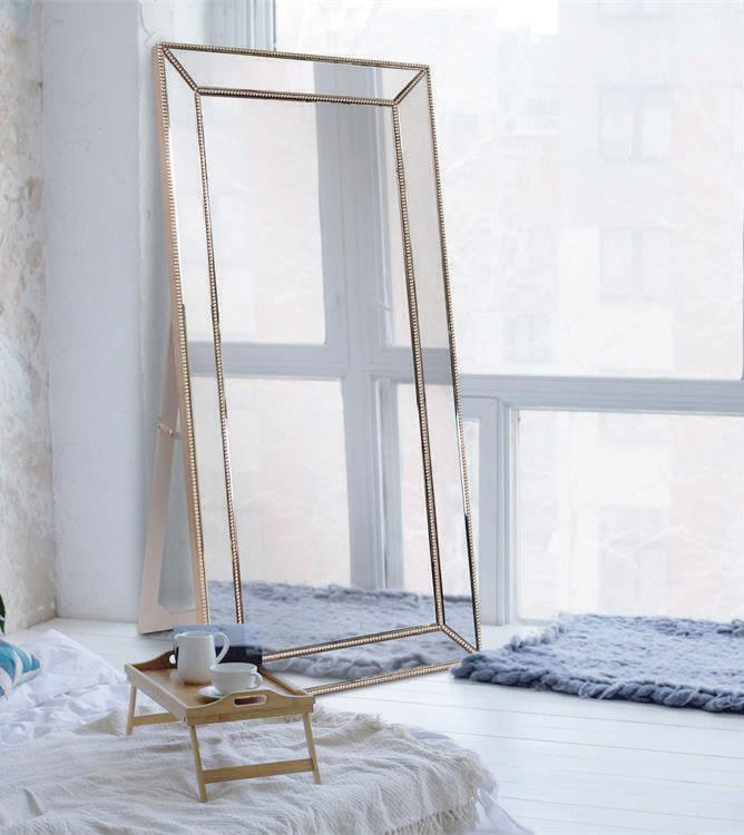 mirror with delicate frame