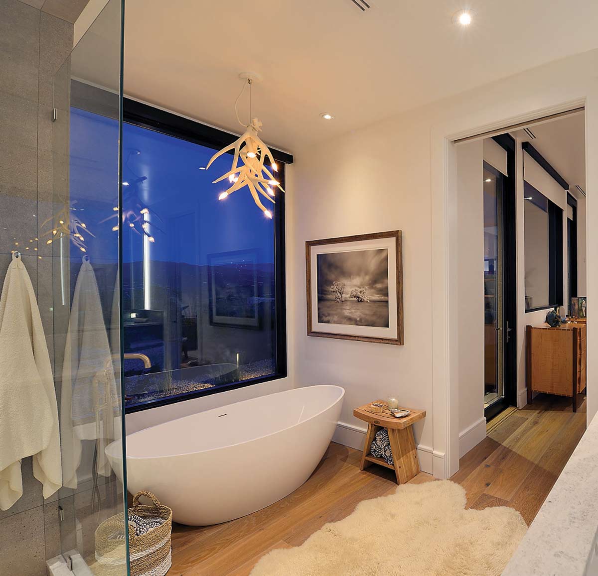 soaking tub