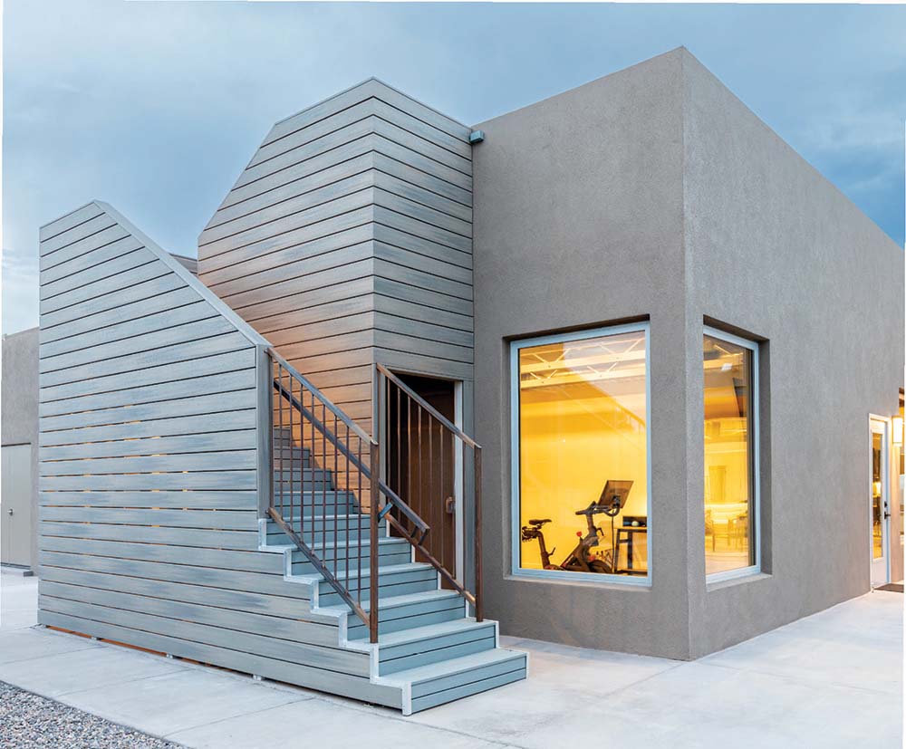 exterior staircase to upper deck