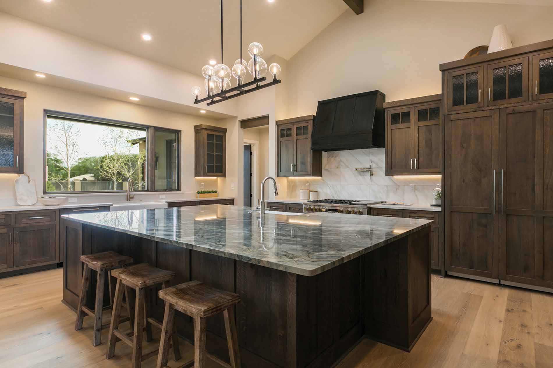 kitchen with views | Su Casa Magazine Albuquerque Santa Fe